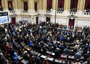 El cordobesismo tras los anuncios de Caputo, entre el temor y la cautela