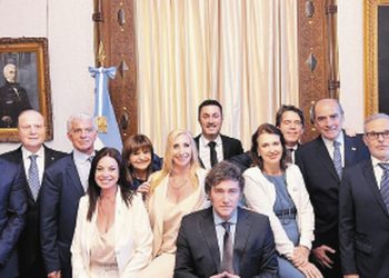 El desafío de Milei: acoplar el ajuste de Caputo con la mesa política libertaria