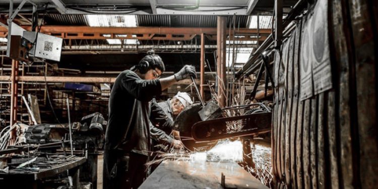 El Foro económico-laboral exigió derogar el DNU de Milei