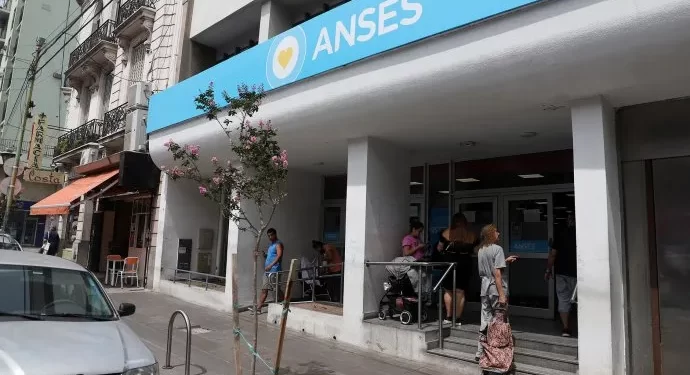 El Gobierno oficializó el aumento en la Tarjeta Alimentar y la AUH