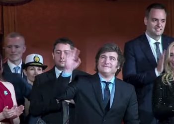 El Presidente celebra su asunción en una función de gala en el Teatro Colón