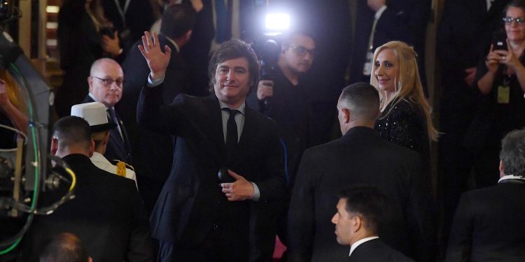 El Presidente celebró su asunción en una función de gala en el Teatro Colón