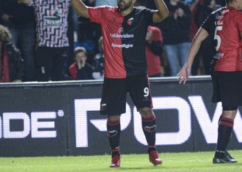 “Es un día muy doloroso, quiero pedirle disculpas a la gente”, dijo “Wanchope” Ábila