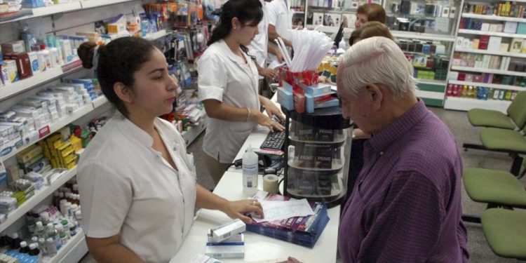 Farmacias paran una hora y movilizan a Tribunales para pedir el freno al DNU: “Lleva a la destrucción a la profesión”