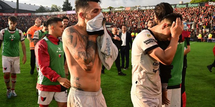 Incidentes en Rosario tras el descenso de Colón de Santa Fe