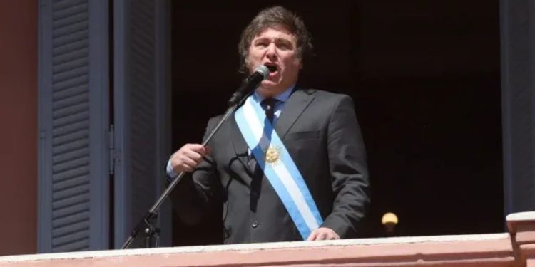 Javier Milei llamó a “los argentinos de bien” a presionar al Congreso por la aprobación de la Ley Ómnibus