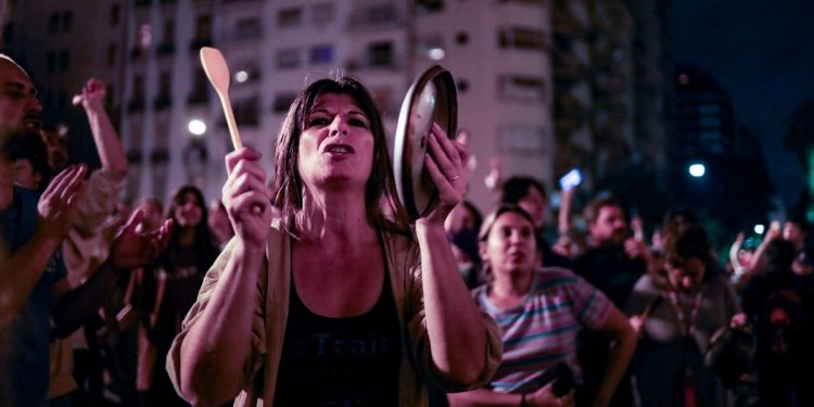 Javier Milei sobre los cacerolazos: “Puede ser que haya gente que sufre del síndrome de Estocolmo”