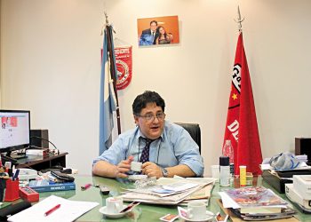 Jorge Rizzo: «La Constitución dice claramente cómo se debe gobernar y no es así»