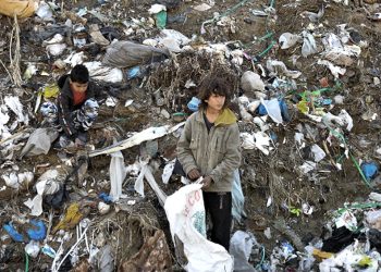 La pobreza del tercer trimestre fue de 44,7% y entre niños y adolescentes llegó al 62,9%