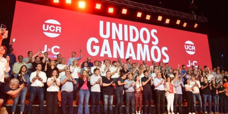 La UCR y Evolución Radical negocian la reunificación en Diputados: quién podría presidir el bloque