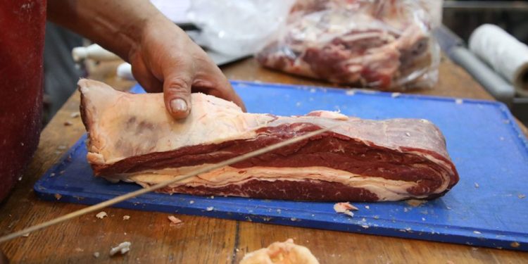 Llega el asadazo de fin año con cortes de carne a precios populares