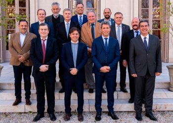 Los gobernadores de todos los pelajes cierran filas para resistir los recortes