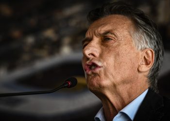 Macri desestimó la dolarización y sugirió que el Mercosur tenga “la misma moneda”