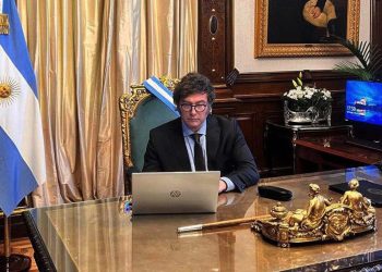 Milei encabeza la tercera reunión de Gabinete