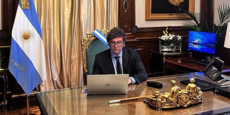 Milei encabezará la tercera reunión de Gabinete y habrá nueva conferencia de Adorni