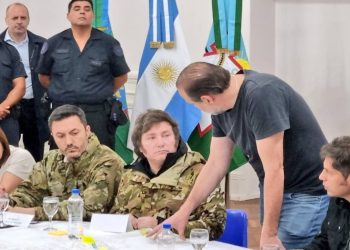 Milei llegó a Bahía Blanca junto a varios ministros