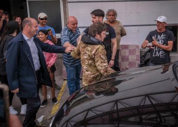 Milei recorrió Bahía Blanca junto a varios ministros