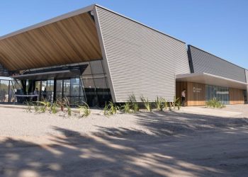 Nuevas rutas aéreas y más frecuencias, las claves para atraer turistas este verano