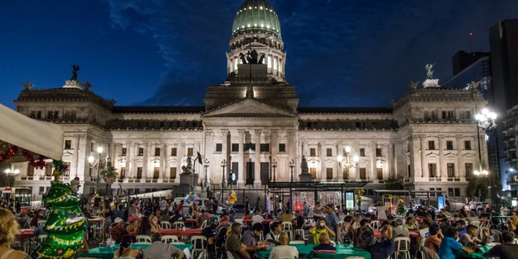 Organizaciones sociales harán una cena de Nochebuena frente al Congreso