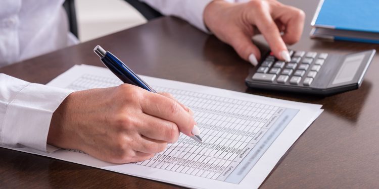 Piden equiparar en impuestos a trabajadores autónomos con los de relación de dependencia