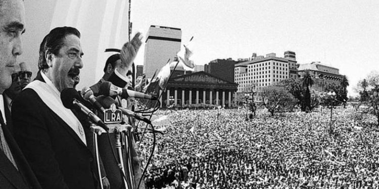Polaroids de 40 años de democracia