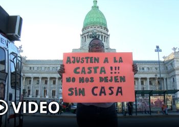 Realizaron en el Congreso un “colchonazo” de protesta “contra el ajuste al pueblo”