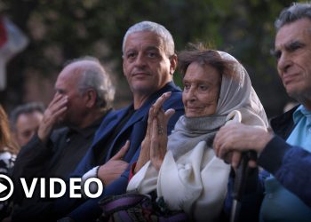 Rechazan “avance del negacionismo” en homenaje a los 12 de la Iglesia de la Santa Cruz