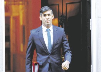 Reino Unido endurece control a inmigrantes