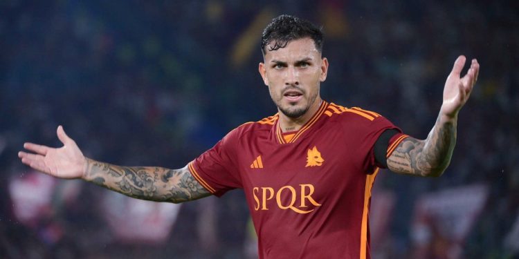 Roma, con un rato de Leandro Paredes, goleó pero no pudo ganar el grupo