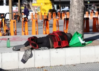 Según la UCA, la pobreza alcanzó el 44,7% y afecta a casi 19 millones de argentinos