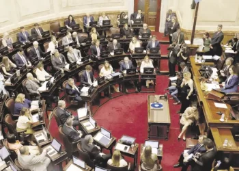 Senado: LLA desplazó a UP, se quedó con presidencia provisional y la conformación de comisiones