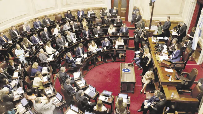 Senado: LLA desplazó a UP, se quedó con presidencia provisional y la conformación de comisiones
