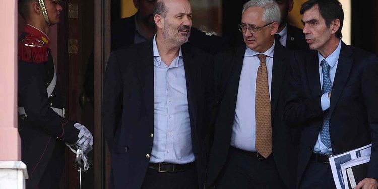 Sturzenegger anticipó que el gobierno enviará al Congreso otra ley para eliminar 160 regulaciones