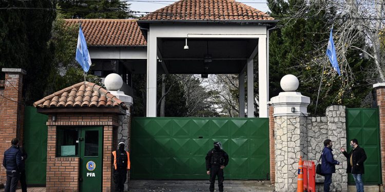 A 30 días de haber asumido, Milei se mudó a Olivos, pero sin sus perros