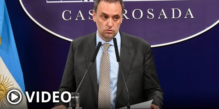 Adorni: La suba del dólar es “una muestra gratis” de qué pasará si no se aprueba la ley