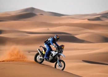 Andújar se defiende de Giroud y palpita su segundo título en el Dakar