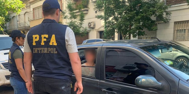 Atraparon en Caballito a una mujer buscada en Rusia por robar más de 2 millones de dólares
