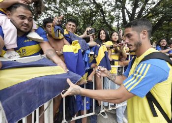 Boca llegó a Salta con clima de fiesta mientras reactiva el pase de Zenón