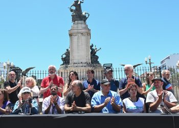Convocaron a una “vigilia” en el Congreso para rechazar el tratamiento de la ley “Bases”
