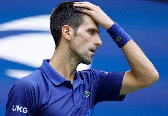 Djokovic encendió las alarmas: padece una lesión antes del Abierto de Australia