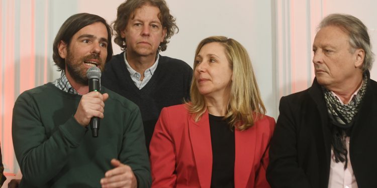 El FIT pidió “impugnar” el tratamiento de la ley Bases por “vicios de procedimiento”