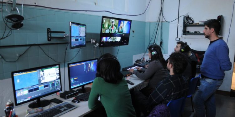 El gobierno busca disolver el FOMECA, un organismo clave para los medios comunitarios de todo el país