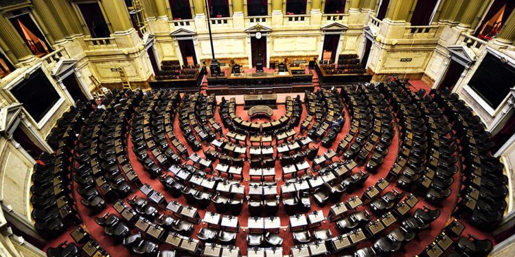 El Gobierno extendió las sesiones extraordinarias en el Congreso