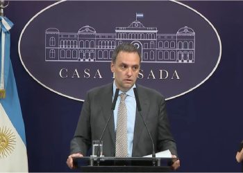 El Gobierno responsabilizó al Congreso por la suba de los dólares financieros