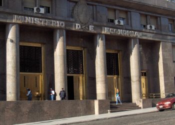 El Ministerio de Economía licita tres bonos en pesos, ajustados por inflación