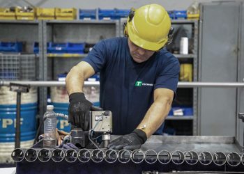 El nivel de actividad de la industria pyme cayó en diciembre 26,9%