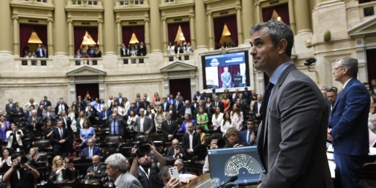 El oficialismo convocó a tratar el miércoles la Ley Ómnibus y siguen en la búsqueda de acuerdos