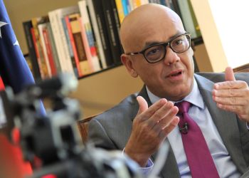 El Parlamento llamó a los venezolanos a definir el calendario para las presidenciales