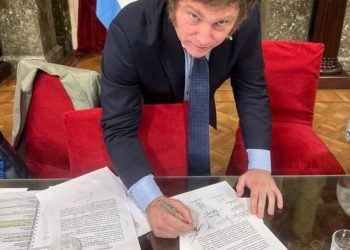 El secreto dentro del proyecto Ómnibus que habilita dividir el mega DNU y transformarlo en ley