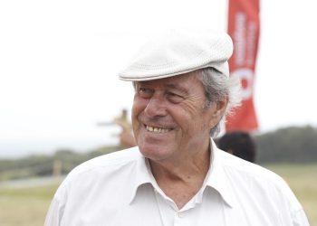 Enrique Antía celebró la llegada de miles de turistas jóvenes a Maldonado